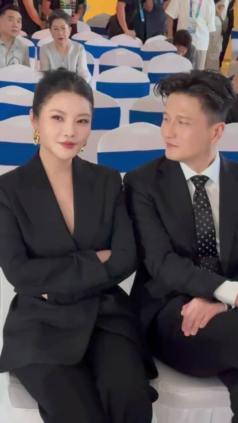 尹子维徐冬冬山顶树熊抱激吻,51岁尹子维好腰力