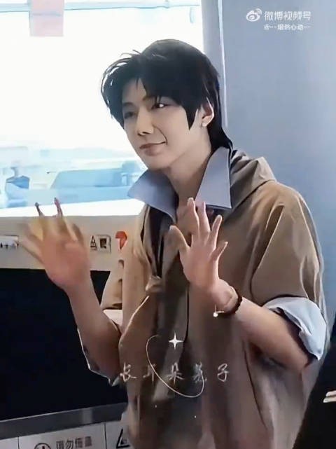 郝熠然与小普洱双向奔赴曼谷演唱会