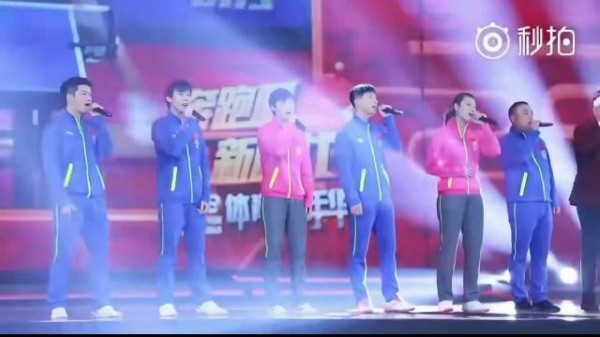 小圆满登台献唱遭王小鱼嘲笑妆浓,时间飞逝引回忆