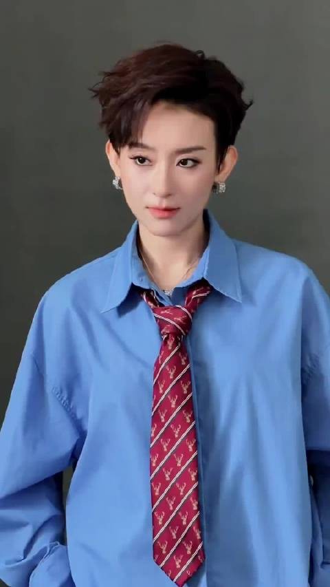 卧槽好帅，侯宇姐姐是几代！