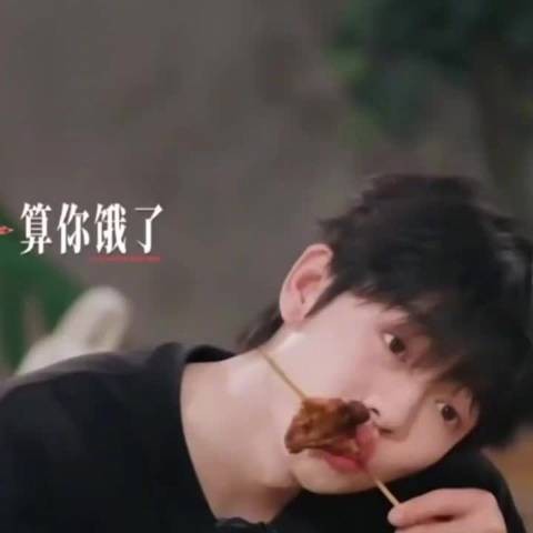 王以太爆料曾辉胖八斤,戏称常驻干饭人