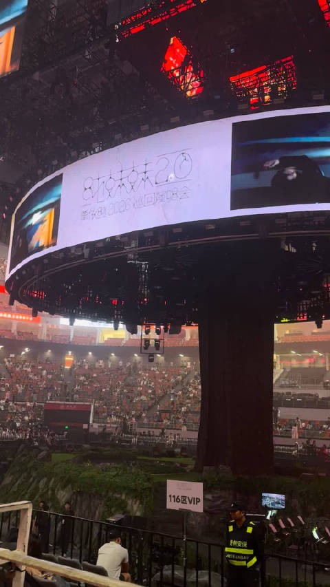 单依纯蛋神降临成都,360度全景舞台天籁嗓音全场大合唱
