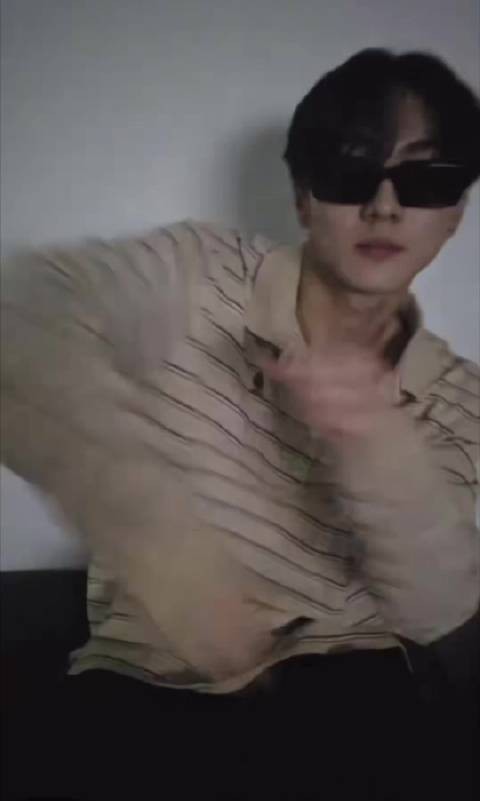 梁祯元Weverse直播扮初丁,称想让粉丝笑