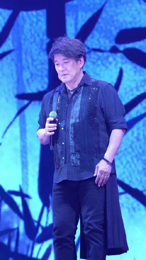词是李宗盛的人间清醒，唱是周华健的万般温柔