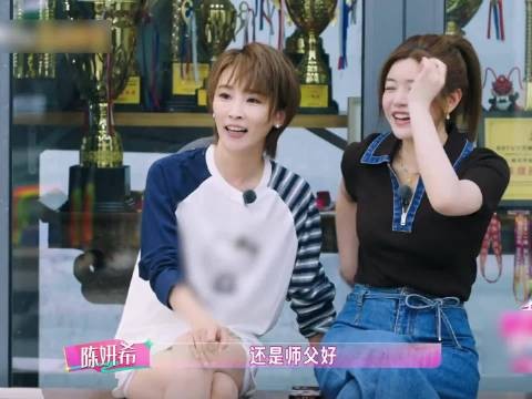 陈妍希说暑假带儿子回台北,再去泰国,谢楠带儿子从马来西亚回来