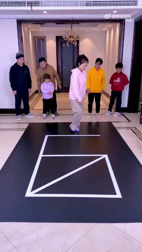 “一笔画完挑战，太难了，你能画成功吗？”