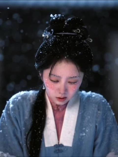 谭松韵首演八十岁老人，眼神透出生命力量