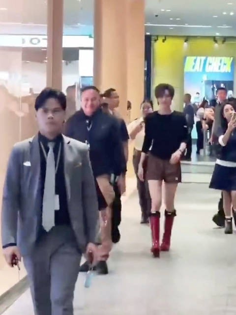 网上看到这段视频，这是哪位明星？