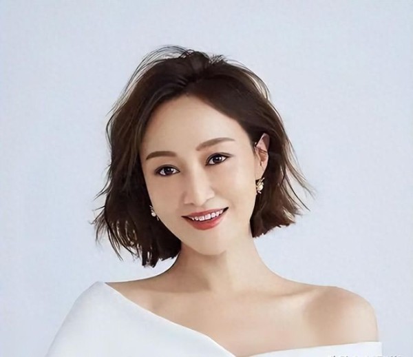 赵子琪：从央视"最青春女主播"到绯闻满天，如今怎么样了？