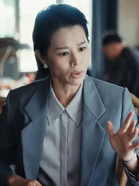 谁能拒绝讲粤语的胡杏儿！被骗200多万眼神带狠，这段演技太有感染力了！