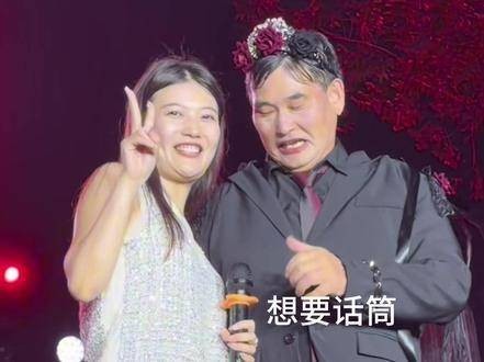 这位文文，礼数周全得让人忍俊不禁！