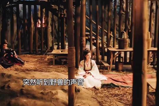 在牢中居然听到了野兽的声音,没想到他们将人制造成傀儡互相残杀