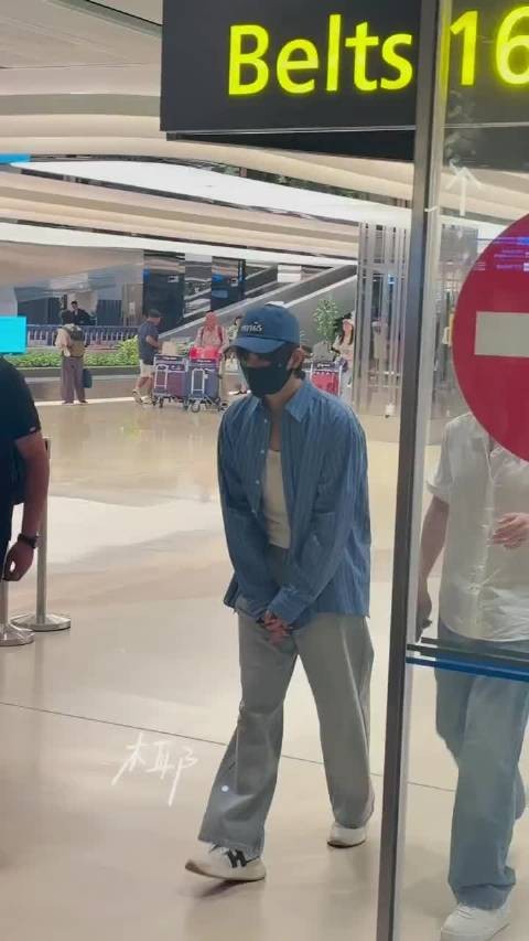张远新加坡线下人气爆棚，歌迷热情等候