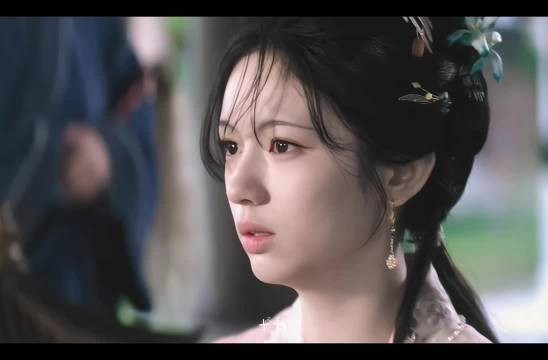 我见犹怜，周也在一瓯春里美得恰到好处