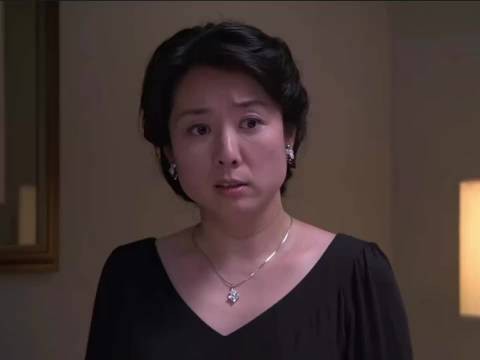 妻子嫌弃丈夫让他睡浴缸，母亲看不下去，可是女人一点也不觉得自己有错