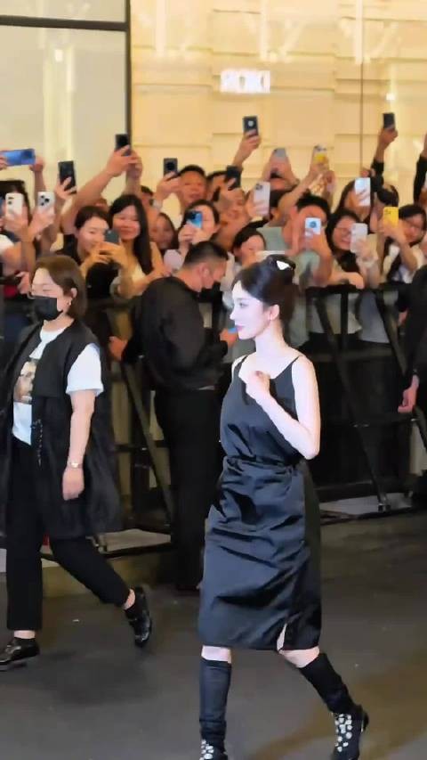 杨幂,李沁,李现,男帅女美