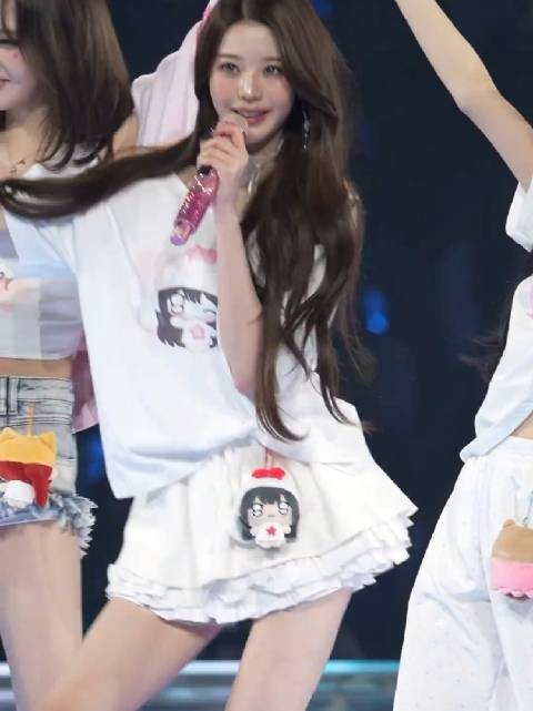 如果说娱乐明星中谁是最有少女感的,那一定是张元英了