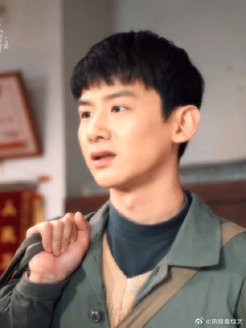 白敬亭发问，新环境是否总有尴尬期