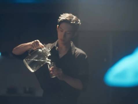 醉酒醒来直面告白，栾念直球问‘咱们试试’