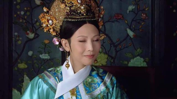 宜修的钿子头，为啥越变越大了？ 甄嬛传