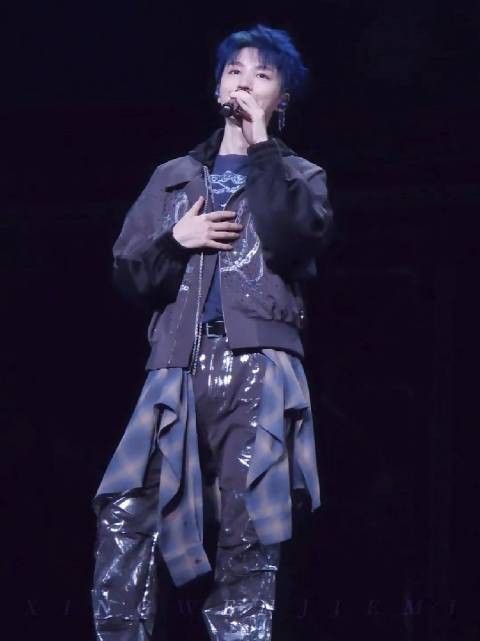 王俊凯北京演唱会粉丝大喊我爱你，他回梦里什么都有无缝接唱