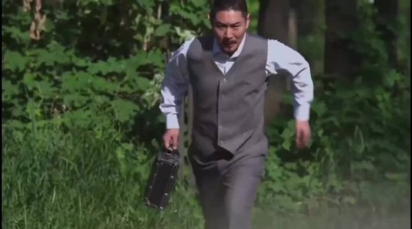 日本人找到小少爷，没想到他们有武器，太惨了