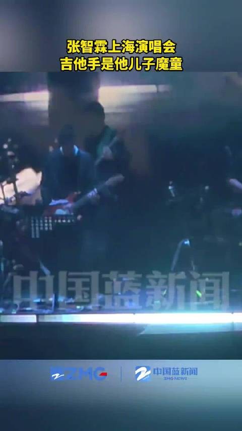 张智霖胡夏还是那么爱拥抱