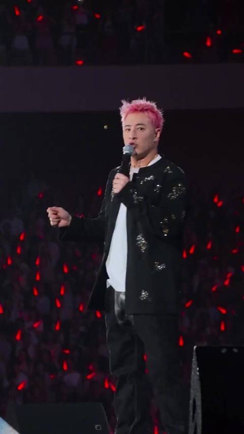 潘玮柏上海演唱会脚控水炮，水柱踩点喷射嗨翻全场
