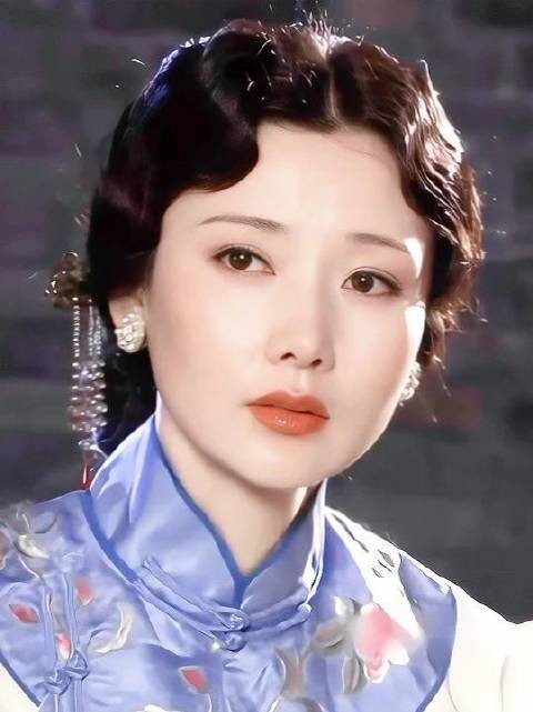 观众直言她专演姨太太,一举一动皆是入骨的妩媚