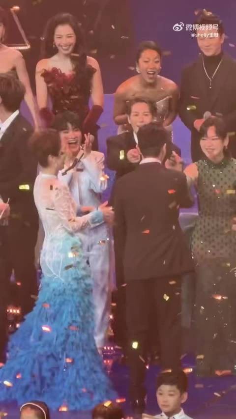 湾区升明月晚会这一幕看得人好暖心!