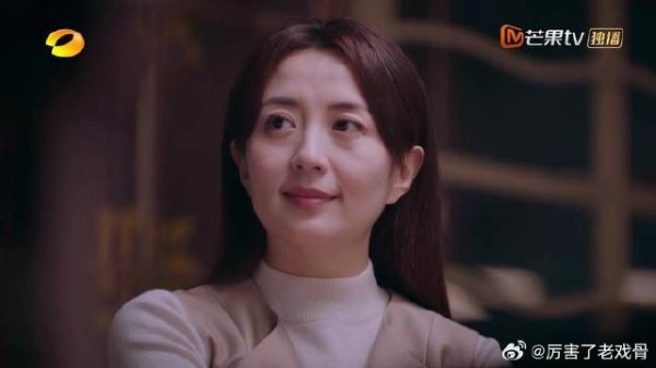 凌霄给亲妹妹辅导功课 意外发现脖子上的胎记，母亲讲述自己心事