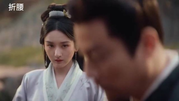 兄弟情谊遭质疑，过度关心成枷锁，折腰激烈争吵