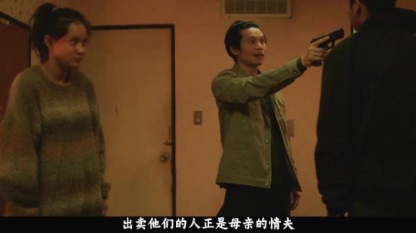 少年吞药反杀恶人,又持刀捅向母亲情夫