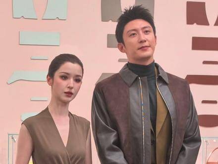 黄景瑜、哈妮克孜、魏哲鸣、张钧甯四人同框，视觉盛宴扑面而来