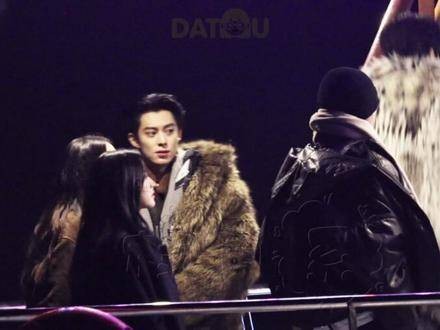 “深情一眼，挚爱万年”，先放点，伟大的1207乐山事变！