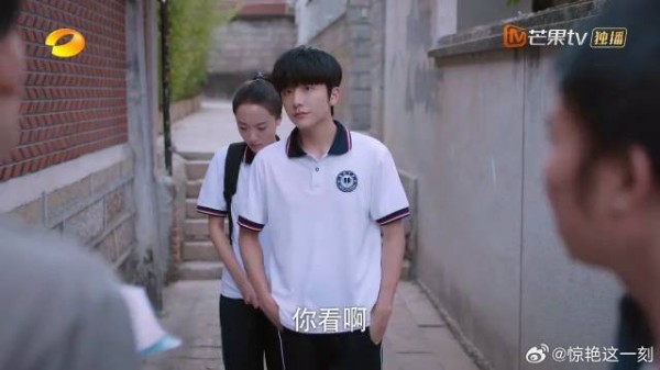 同学路上遭遇骗子,子秋见义勇为,尖尖带人解围