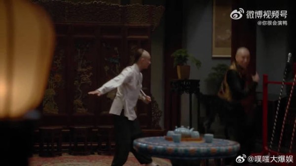 不是大喊大叫才叫悲伤,孟金福这种向内吞的痛苦,才是锥心刺骨