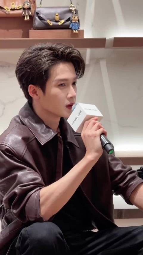感觉这是演员的本能，就是喜欢观察生活中的普通人