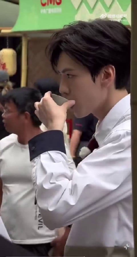 毕雯珺这趟旅程也太舒服了吧,吃美食看风景,玩得开开心心真好