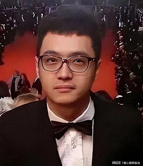 宋喆现状：隐居县城，双眼无神生活落魄，前妻杨慧早已经过新生活