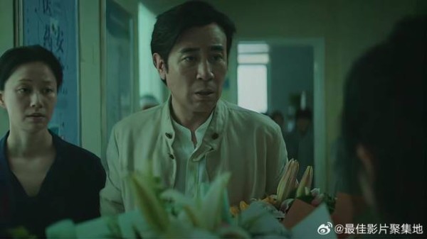 儿子一事无成 怎料如今成了植物人，竟受众人的追捧！