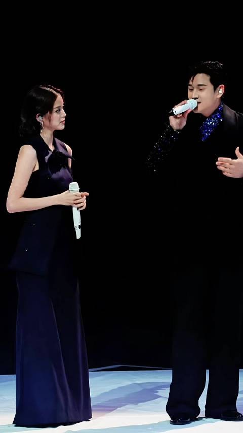 2026微博音乐盛典 欧阳娜娜周兴哲合唱《怎么了》