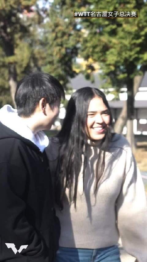 WTT名古屋女子总决赛2023 闺蜜同框，连扔石头都笑出声！