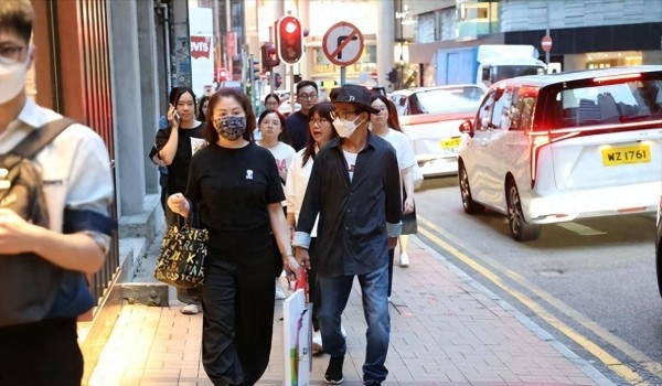 离谱！梅启明再语出惊人，称梅艳芳也欠他，反怪妹妹当年不肯帮他