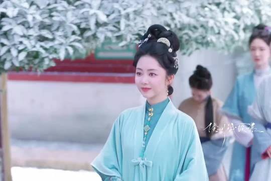 赵星棠故意让许兰香在京城夫人面前难堪，谁料许兰香丝毫不畏惧 ，兰香如故