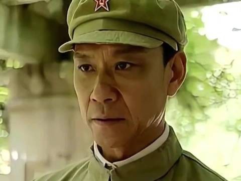 “老兵来看望军长被拦 竟直呼其小名” ！