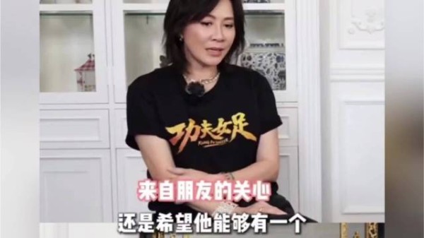 刘嘉玲劝周星驰赶紧找个伴,不是催他结婚,而是希望他有个人生伴侣!