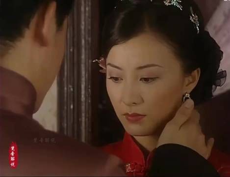 乡下女救父嫁瘸腿少爷,新婚夜一句话气走丈夫
