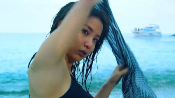 坐台女刚刚逃离魔窟,游艇上就传来了咒骂声