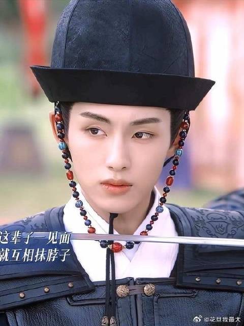 上辈子纯爱组 这辈子两个疯子一见面就刀剑相向